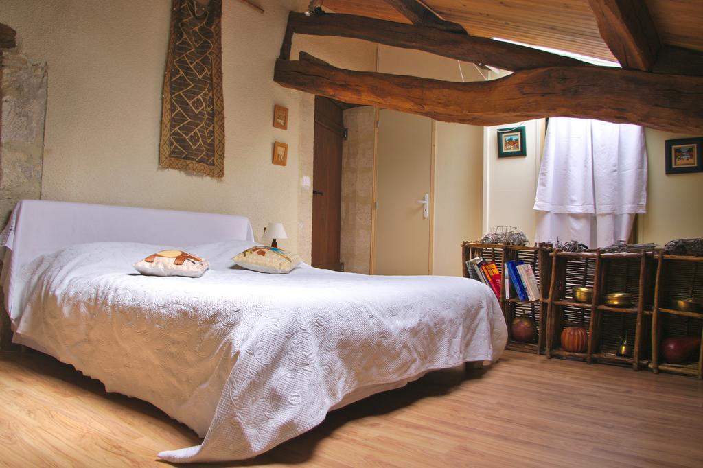 Bed and Breakfast Chez Mamie Et Papi Puynormand Экстерьер фото