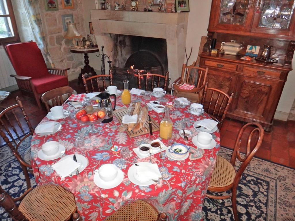 Bed and Breakfast Chez Mamie Et Papi Puynormand Экстерьер фото